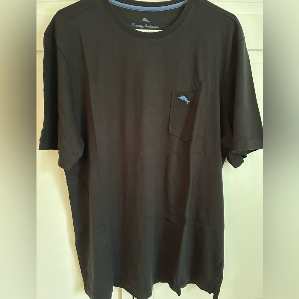 Men’s medium black Tommy Bahama short sleeve shirt